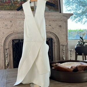 Cameo backless dress